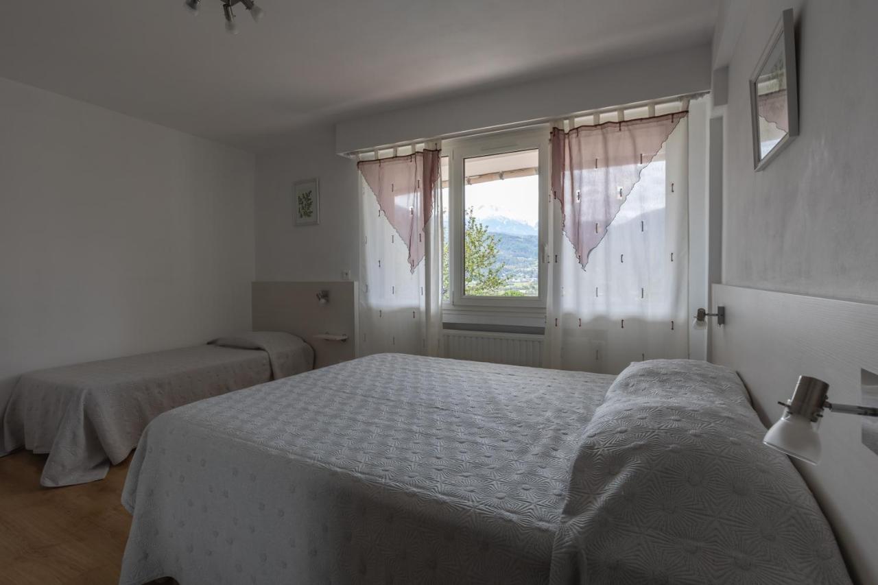 埃姆布能Vue Sur Les Montagnes公寓 外观 照片