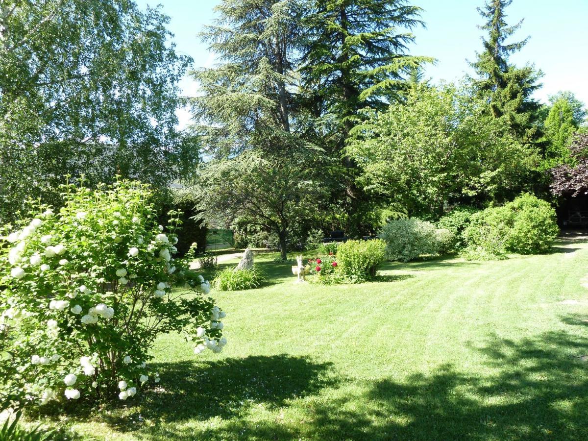 埃姆布能Vue Sur Les Montagnes公寓 外观 照片